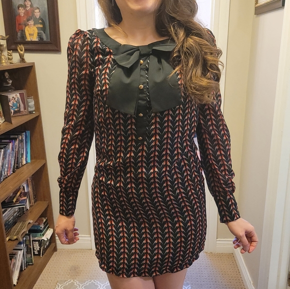 Max C London Long sleeve dress size S Abstract bird design with long black bow - Picture 14 of 14